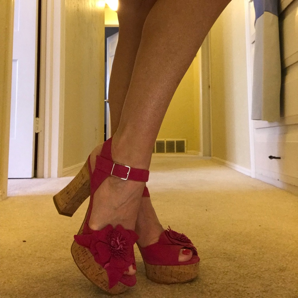 Fun hot pink Nine West platform heels
